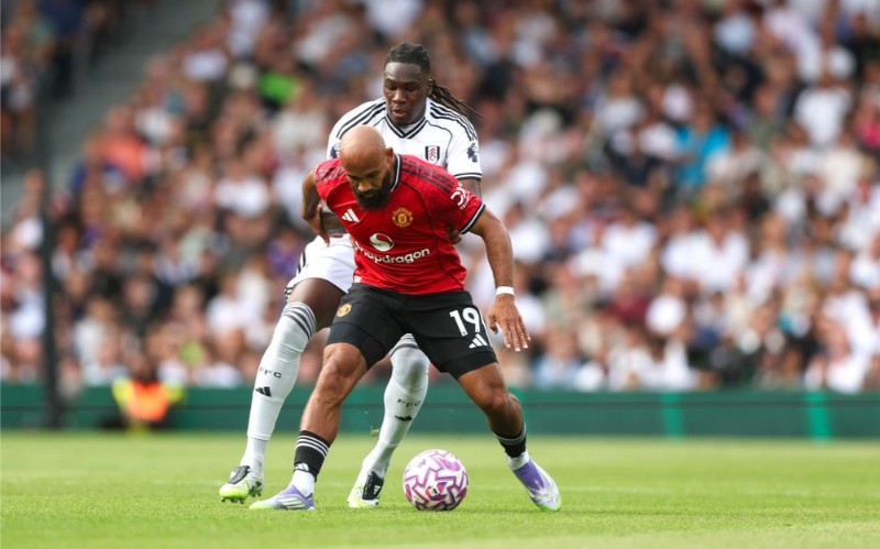 Fulham gặp khó trước Man United